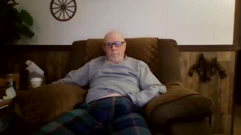 Snapshot of dave571960 chatting on October 12, 10:31 am dave571960 online show from October 12, 10:31 am
