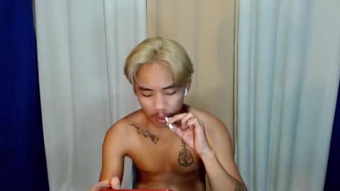 dave_boyyy online show from May 14, 10:35 am