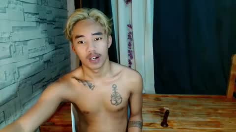 dave_boyyy online show from May 12, 6:33 am