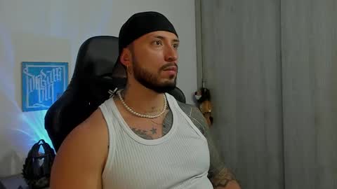 Snapshot of dave_max93 chatting on October 4, 5:51 pm DAVE MAX online show from October 4, 5:51 pm