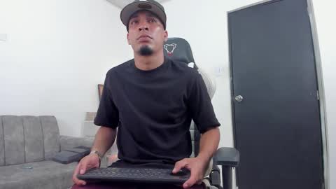 Snapshot of dave_skinnycum420 chatting on September 30, 2:29 am dave online show from September 30, 2:29 am