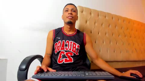 Snapshot of dave_skinnycum420 chatting on October 18, 7:57 am dave online show from October 18, 7:57 am