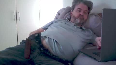 Snapshot of davenotts27179 chatting on December 10, 10:38 am Dave notts online show from December 10, 10:38 am