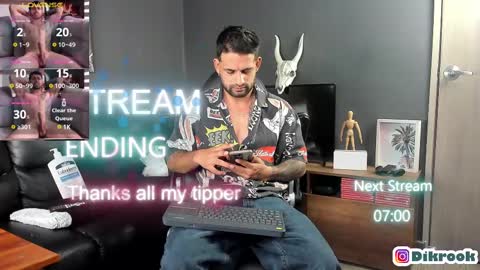 Snapshot of davevilboy chatting on February 11, 12:16 pm Daves online show from February 11, 12:16 pm