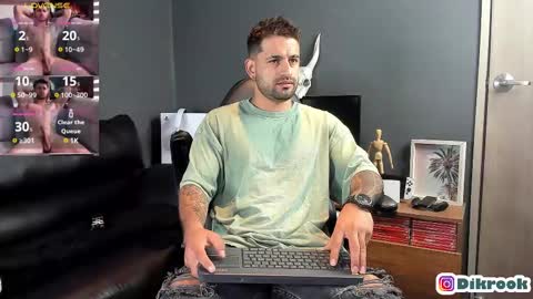 Snapshot of davevilboy chatting on February 12, 12:01 pm Daves online show from February 12, 12:01 pm