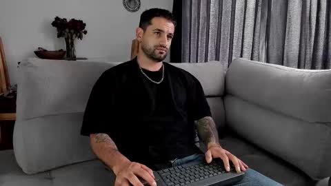 Snapshot of davevilboy chatting on October 8, 3:27 pm Daves online show from October 8, 3:27 pm