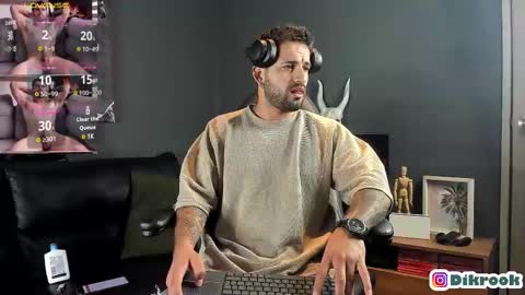 Snapshot of davevilboy chatting on February 18, 11:11 am Daves online show from February 18, 11:11 am