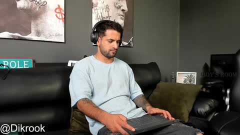 Snapshot of davevilboy chatting on December 2, 1:55 pm Daves online show from December 2, 1:55 pm