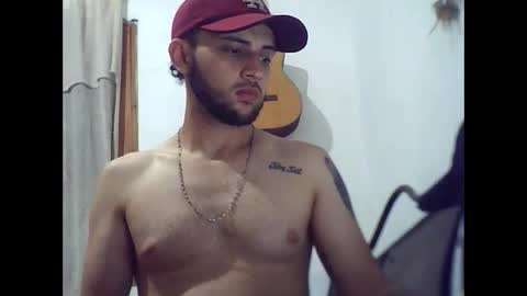 Snapshot of david23vergota chatting on October 1, 4:05 am david23vergota online show from October 1, 4:05 am
