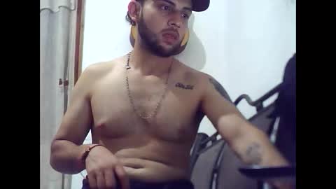 Snapshot of david23vergota chatting on October 4, 3:22 am david23vergota online show from October 4, 3:22 am