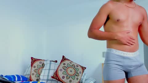 Snapshot of david_johnson372 chatting on October 14, 12:12 pm Hey im David that loves to explore and speak their fantasies. Very open talktative and nice. Feel free to chat with me online show from October 14, 12:12 pm