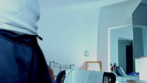 Snapshot of david_johnson372 chatting on October 17, 12:58 am Hey im David that loves to explore and speak their fantasies. Very open talktative and nice. Feel free to chat with me online show from October 17, 12:58 am