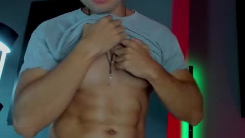 Snapshot of david_jons7 chatting on October 24, 3:52 am David Jons online show from October 24, 3:52 am