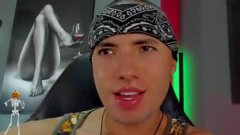 Snapshot of david_jons7 chatting on October 31, 3:52 am David Jons online show from October 31, 3:52 am