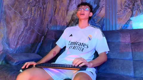 David online show from December 4, 9:57 pm