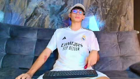 David online show from December 9, 10:15 pm