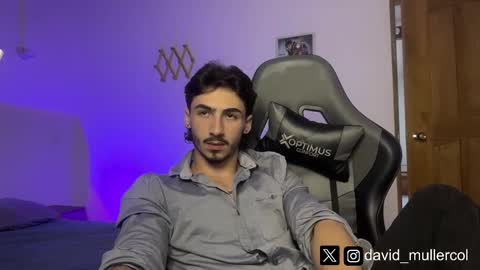 Snapshot of david_muller_ chatting on February 23, 10:20 pm David online show from February 23, 10:20 pm