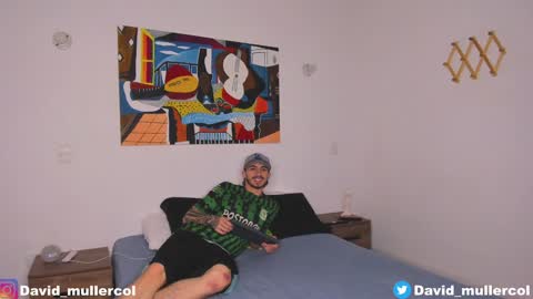Snapshot of david_muller_ chatting on December 14, 1:17 am David online show from December 14, 1:17 am