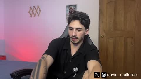 Snapshot of david_muller_ chatting on February 16, 11:37 pm David online show from February 16, 11:37 pm