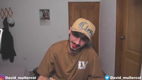 Snapshot of david_muller_ chatting on December 27, 9:11 pm David online show from December 27, 9:11 pm