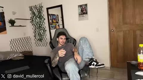 Snapshot of david_muller_ chatting on September 26, 2:53 am David online show from September 26, 2:53 am