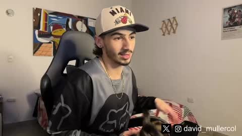 Snapshot of david_muller_ chatting on March 4, 1:12 am David online show from March 4, 1:12 am