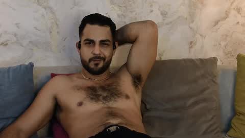Snapshot of david_oliveira chatting on February 8, 1:33 pm JF oliveira online show from February 8, 1:33 pm