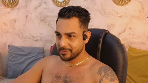 Snapshot of david_oliveira chatting on February 9, 1:03 pm JF oliveira online show from February 9, 1:03 pm