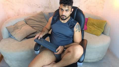 Snapshot of david_oliveira chatting on December 5, 1:28 pm JF oliveira online show from December 5, 1:28 pm