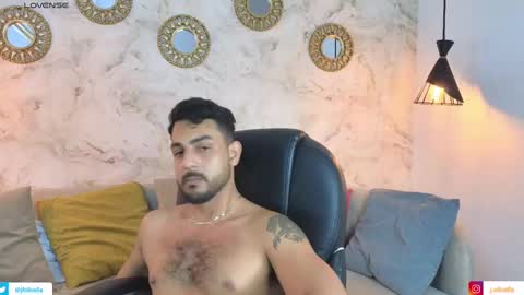 Snapshot of david_oliveira chatting on January 16, 2:41 pm JF oliveira online show from January 16, 2:41 pm