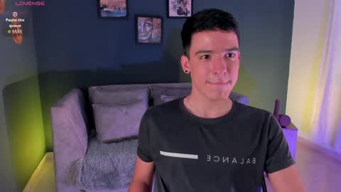 david_osoriox online show from April 22, 8:46 pm