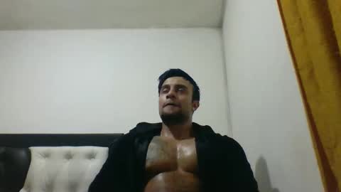 Snapshot of davidcr89 chatting on October 14, 6:53 am davidcr89 online show from October 14, 6:53 am