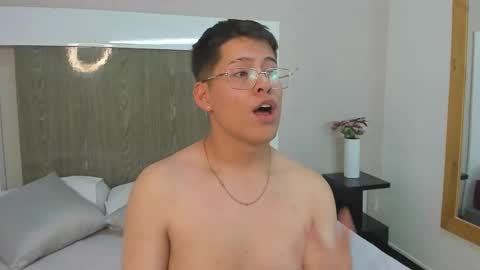 Snapshot of davidcruz16 chatting on October 7, 2:48 am davidcruz16 online show from October 7, 2:48 am
