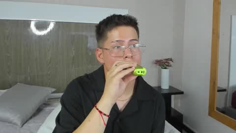 Snapshot of davidcruz16 chatting on October 3, 3:55 am davidcruz16 online show from October 3, 3:55 am