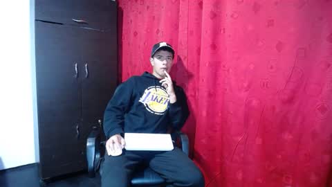 Snapshot of davidkaloc chatting on October 24, 2:57 am David online show from October 24, 2:57 am