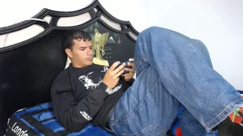 Snapshot of davidkaloc chatting on October 31, 5:42 am David online show from October 31, 5:42 am