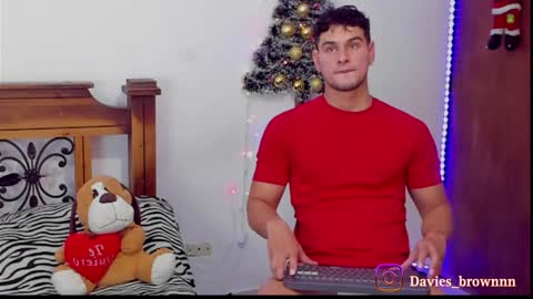 Snapshot of davies_brown chatting on December 8, 6:39 pm Davies brown schedule 12pm to 5pm col time online show from December 8, 6:39 pm