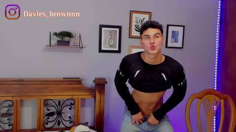 Snapshot of davies_brown chatting on January 19, 8:51 pm Davies brown schedule 12pm to 5pm col time online show from January 19, 8:51 pm