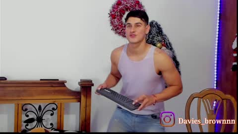 Snapshot of davies_brown chatting on December 28, 9:40 pm Davies brown schedule 12pm to 5pm col time online show from December 28, 9:40 pm