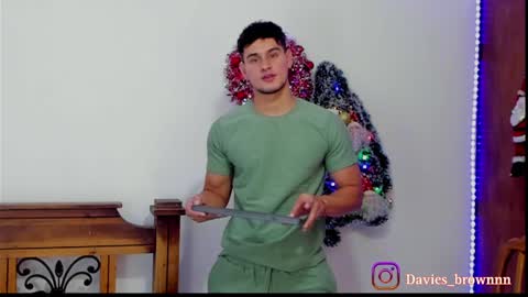 Snapshot of davies_brown chatting on December 16, 8:58 pm Davies brown schedule 12pm to 5pm col time online show from December 16, 8:58 pm