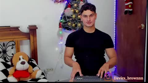 Snapshot of davies_brown chatting on December 12, 7:37 pm Davies brown schedule 12pm to 5pm col time online show from December 12, 7:37 pm