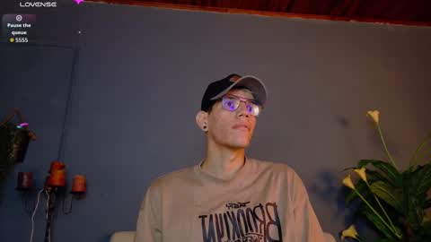 Snapshot of daviid_huge chatting on September 9, 8:03 am daviid_huge online show from September 9, 8:03 am