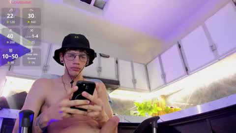 daviid_huge online show from November 28, 1:35 pm