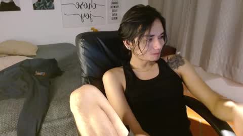 Snapshot of davoxer chatting on October 15, 3:03 am davoxer online show from October 15, 3:03 am