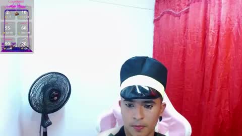 Snapshot of dayro_dduran chatting on September 8, 6:51 pm dayro_dduran online show from September 8, 6:51 pm