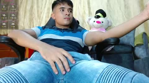 dayro_dduran online show from April 21, 8:15 pm