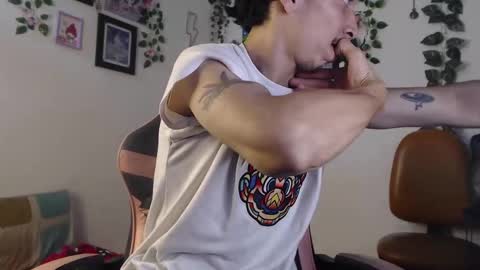 Snapshot of dazzayyy chatting on January 6, 1:53 am dazzayy online show from January 6, 1:53 am