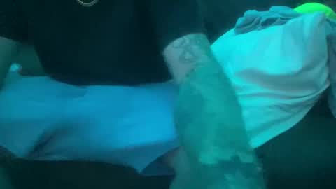 dcwells1992 online show from October 19, 5:01 am