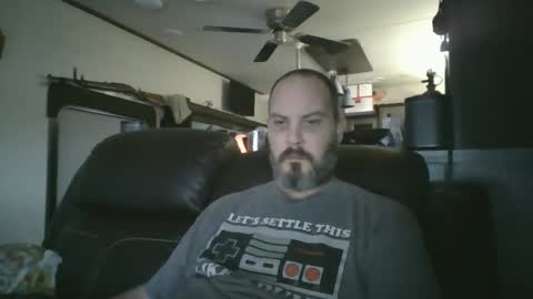 Snapshot of ddboobman chatting on December 28, 9:19 pm want girl to play with me online show from December 28, 9:19 pm