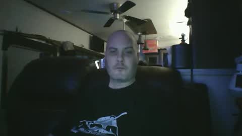 Snapshot of ddboobman chatting on February 2, 2:17 am want girl to play with me online show from February 2, 2:17 am